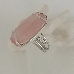 Кольцо с розовым кварцем.