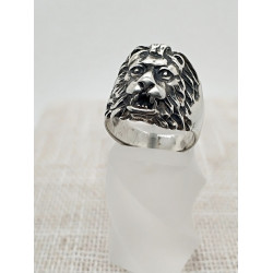 Кольцо серебряное “Лев”.